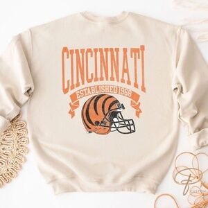 Share  🏈 Cincinnati Bengals Sweatshirt – Classic Vintage-Style Crewneck